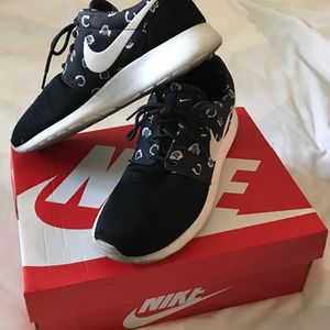 Black Nike Roshe w/ Cheetah Print